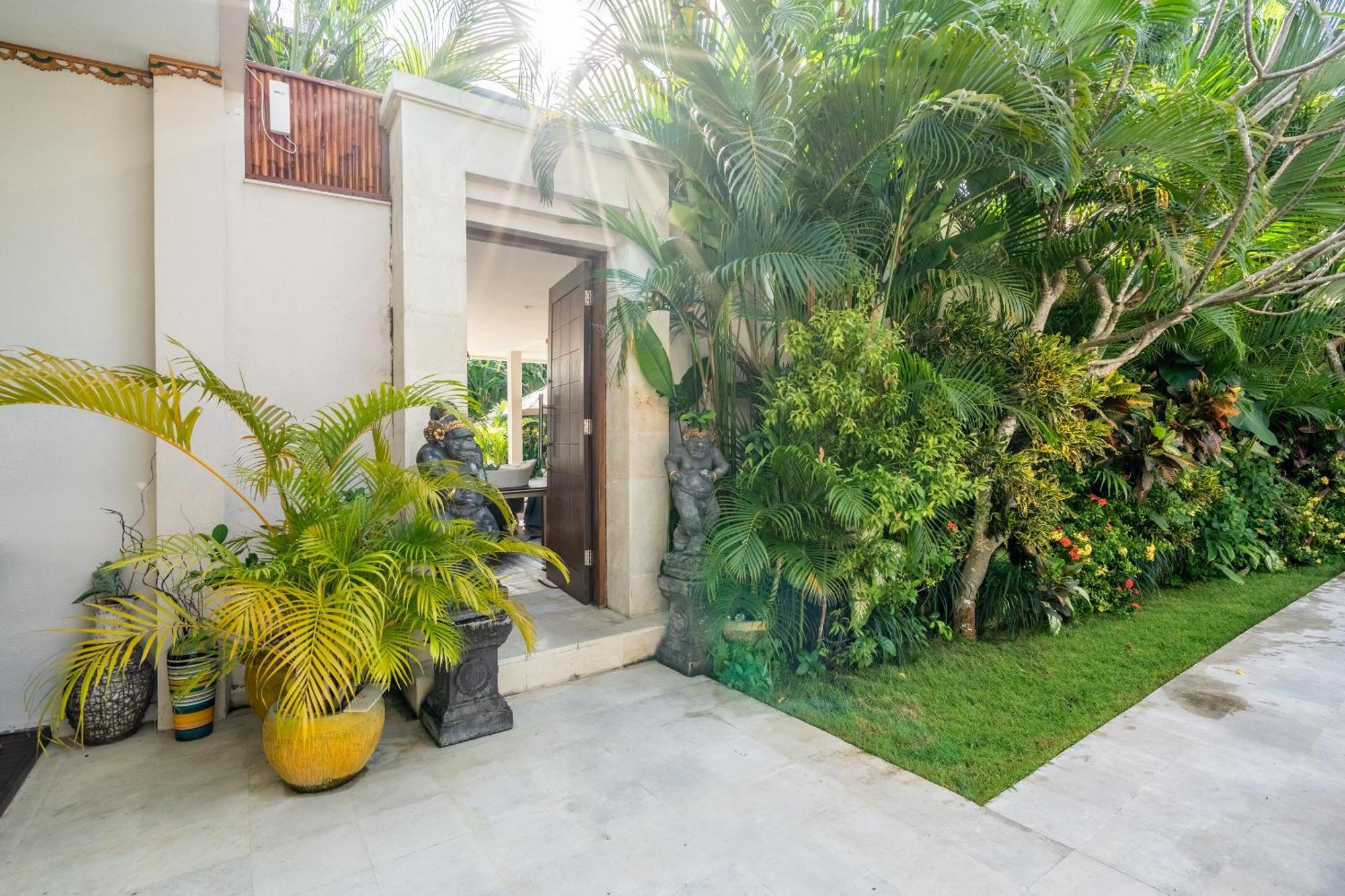Alitura 1 & 2 * Seminyak (Bali)